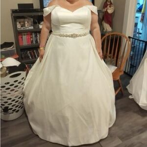 David’s Bridal Wedding Gown